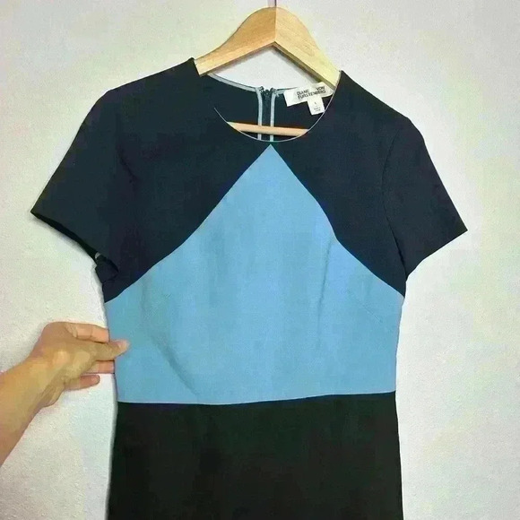 Diane Von Furstenberg Silk Dress size 6 blue - Picture 4 of 8